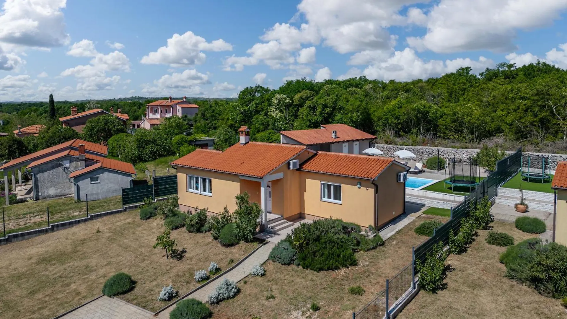 דירה לאבין Holiday Home Aurea - Happy Rentals קרואטיה